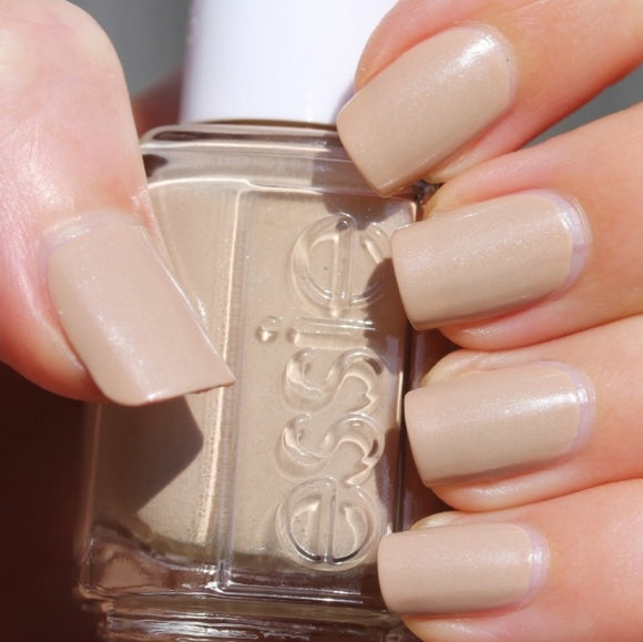 Cocktails & Coconuts (Essie Nail Polish) - 13 ml