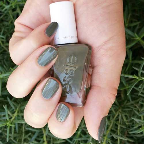 Mode du Jour (Essie Gel Couture Nail Polish)