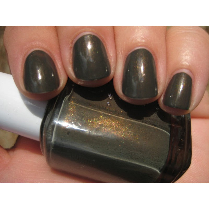 Armed & Ready (Essie Nail Polish) - 13 ml