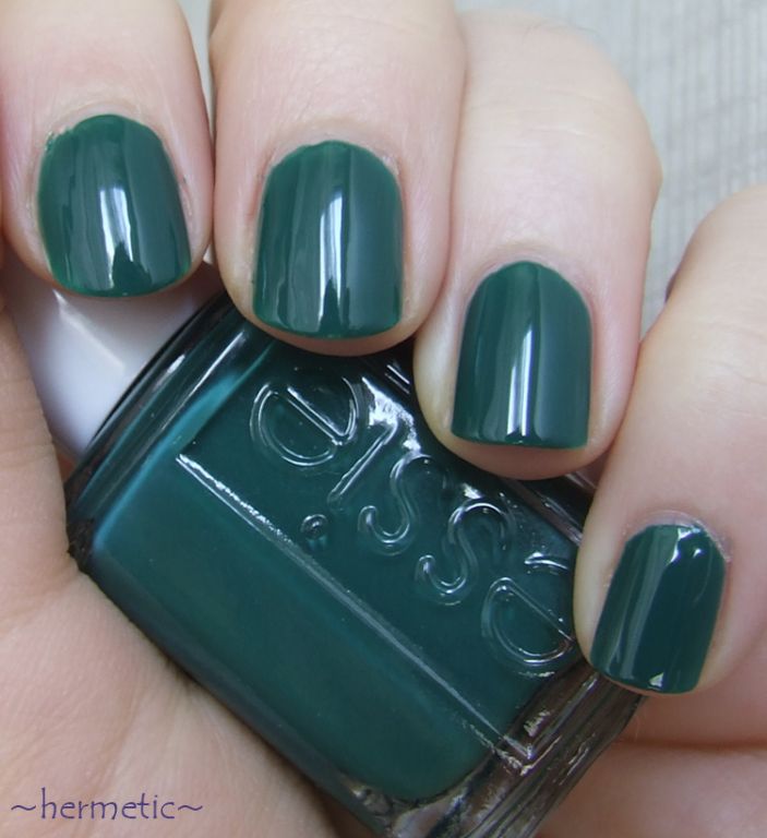 Going Incognito (Essie Nail Polish)