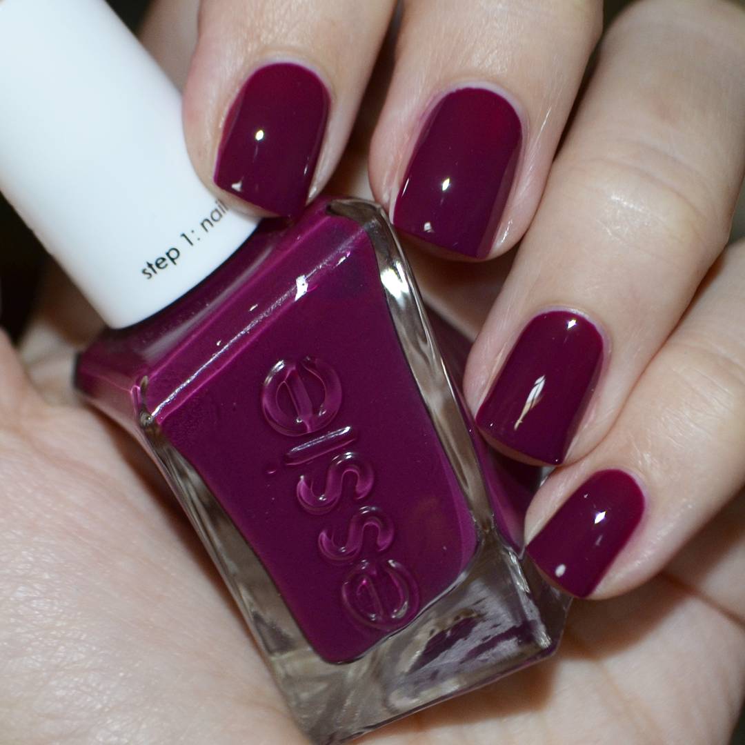 Graced in Garnet (Essie Gel Couture Nail Polish) - 13 ml