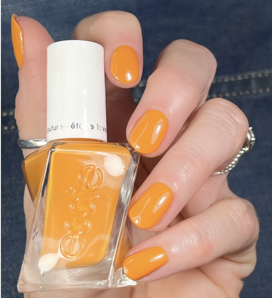 Brimming with Bubbly (Essie Nail Polish) - 13 ml