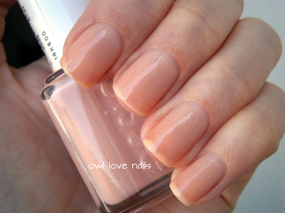 Blushing Bride (Essie Nail Polish) - 13 ml