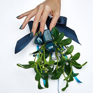 On Your Mistletoes (Essie Nail Polish) - 13 ml
