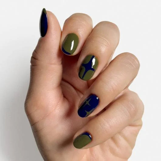 Meet Me At Midnight (Essie Nail Polish)