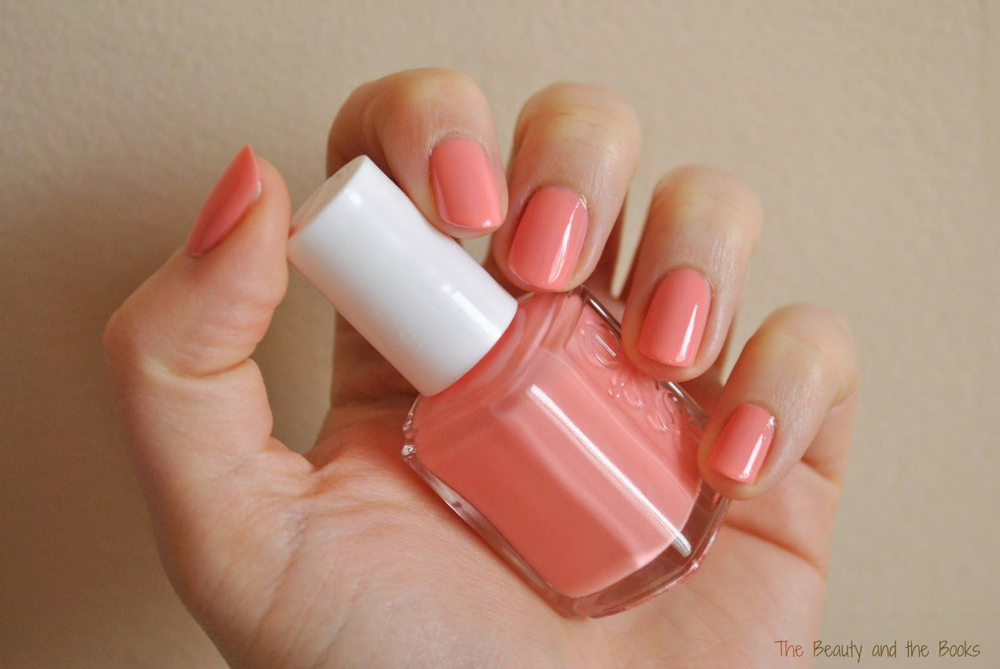 Love Every Minute (Essie Nail Polish) - 13 ml