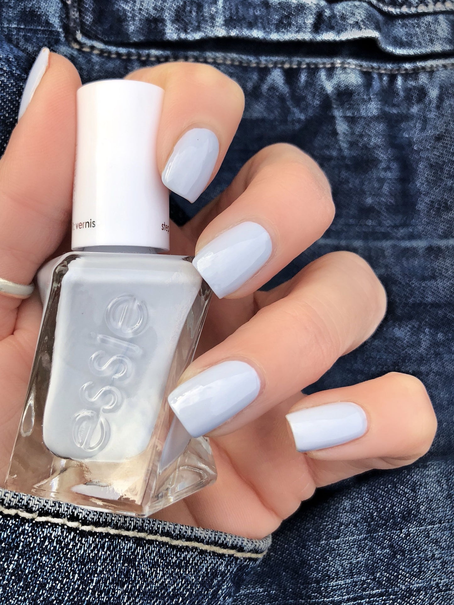 Perfect Posture (Essie Gel Couture Nail Polish)